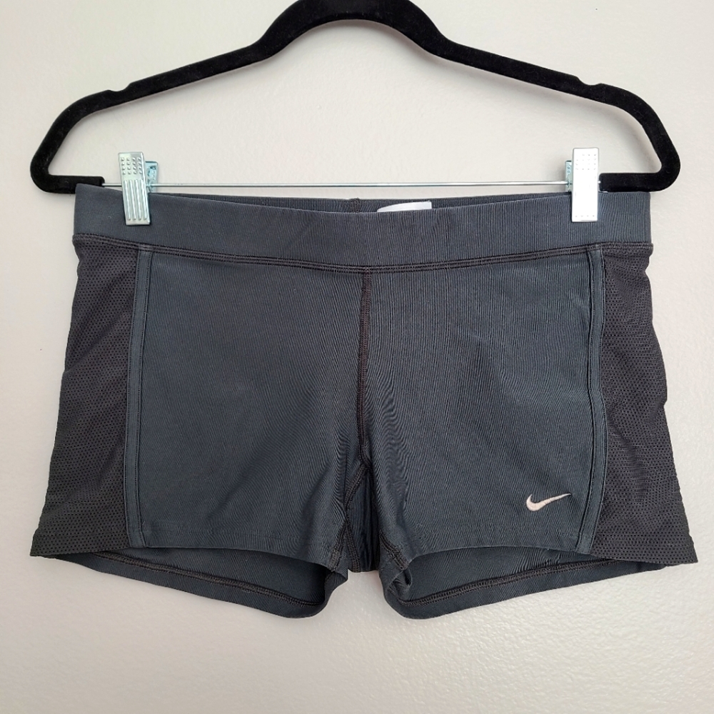 ⚠️DONATING SOON‼️Nike Gray Dri Fit Athletic Workout Athleisure Shorts Medium